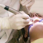 Jaka jest różnica między dentystą, a chirurgiem stomatologiem?